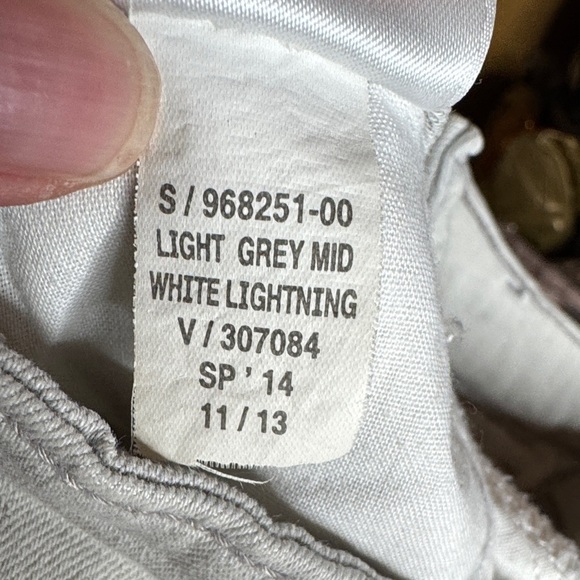 Old Navy Mid-Rise Rockstar Distressed Light Gray & White Jeans Size 2 - Picture 8 of 8